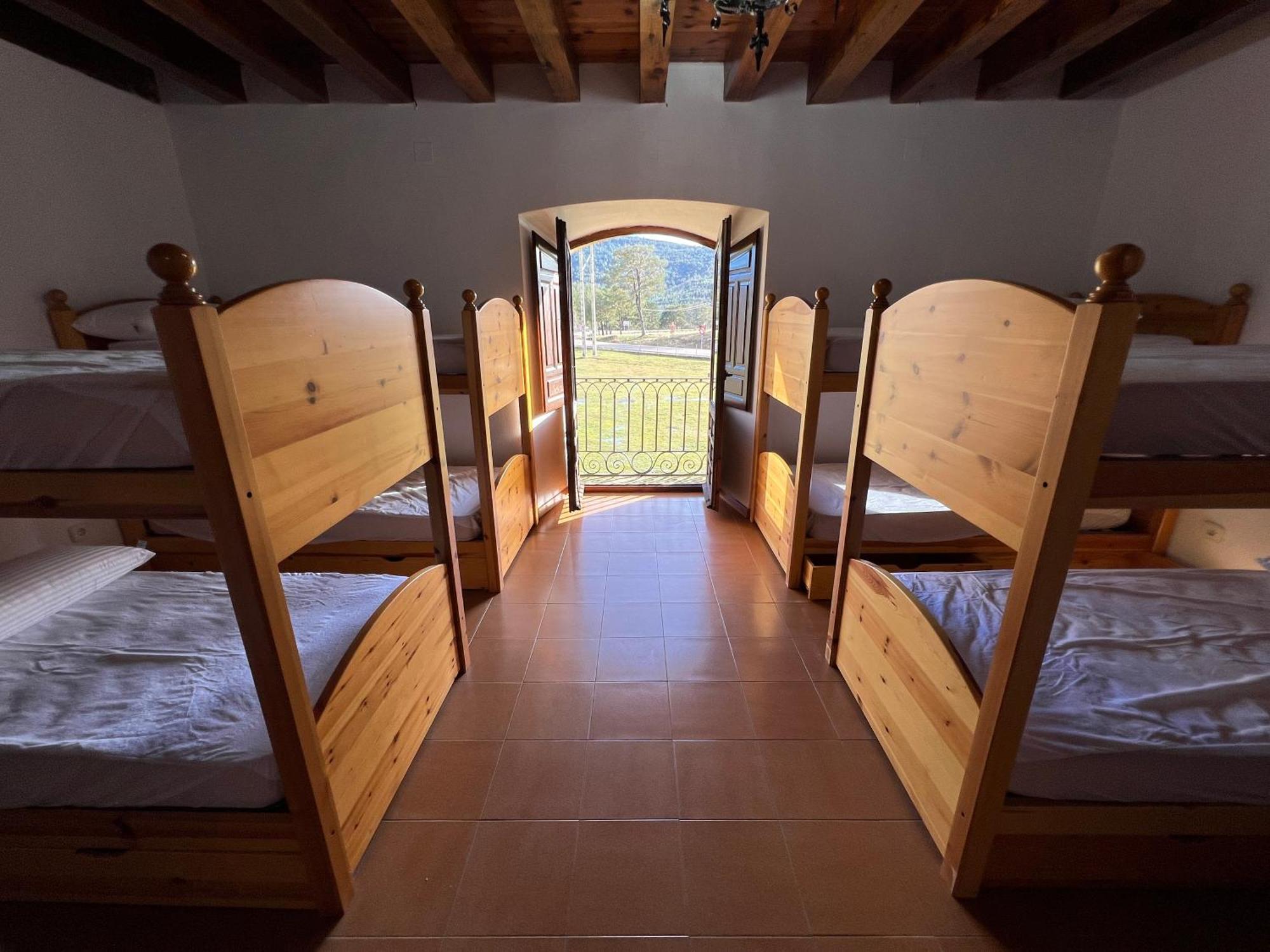 Albergue Pinares - La Casona De Revenga Regumiel de la Sierra Eksteriør bilde