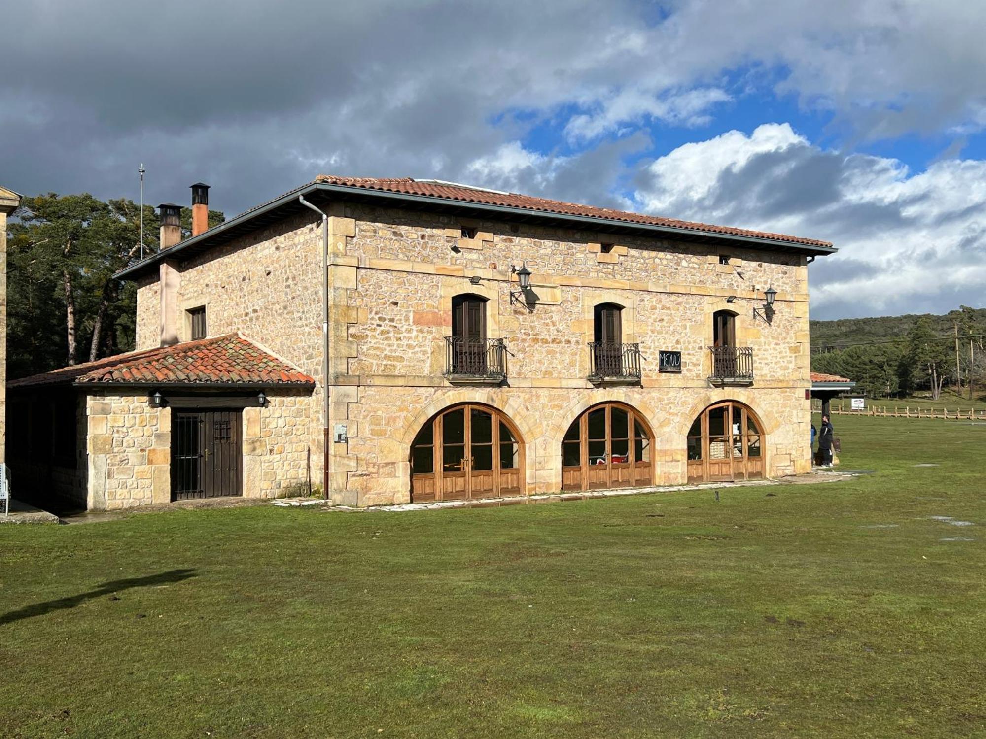 Albergue Pinares - La Casona De Revenga Regumiel de la Sierra Eksteriør bilde